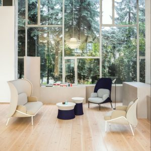 Minkštasuoliai krėslai MESH